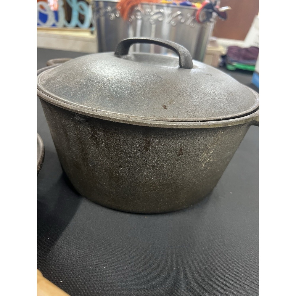 WKM 4.5 Qt.‎ Cast Iron Dutch Oven w/ Matching Lid 10in Fry Pan